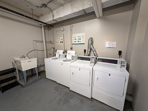 3rd image of 15 Pearl St APT 29