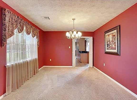 3rd image of 2400 Danbury Dr