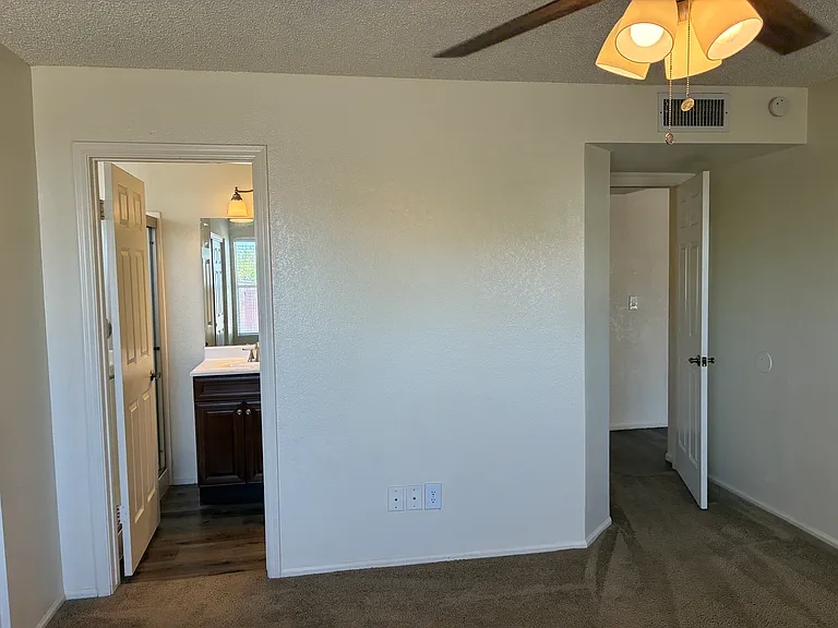 5637 W Yucca St — Photo 18