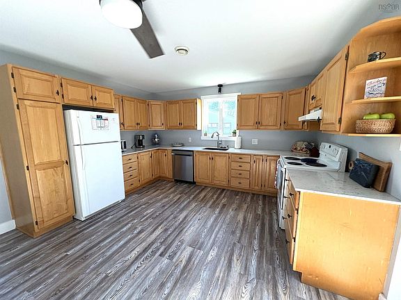 5th image of 2865 W Big Intervale Rd
