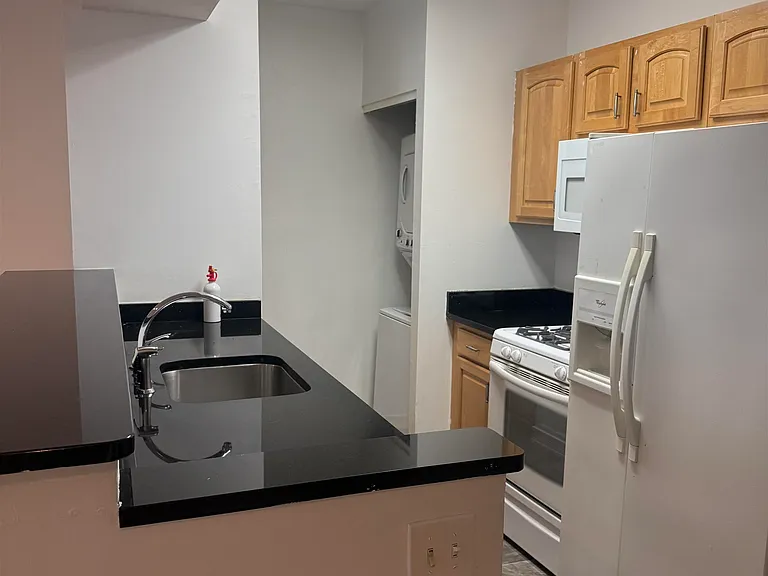 522 Gregory Ave #B304 — Photo 9