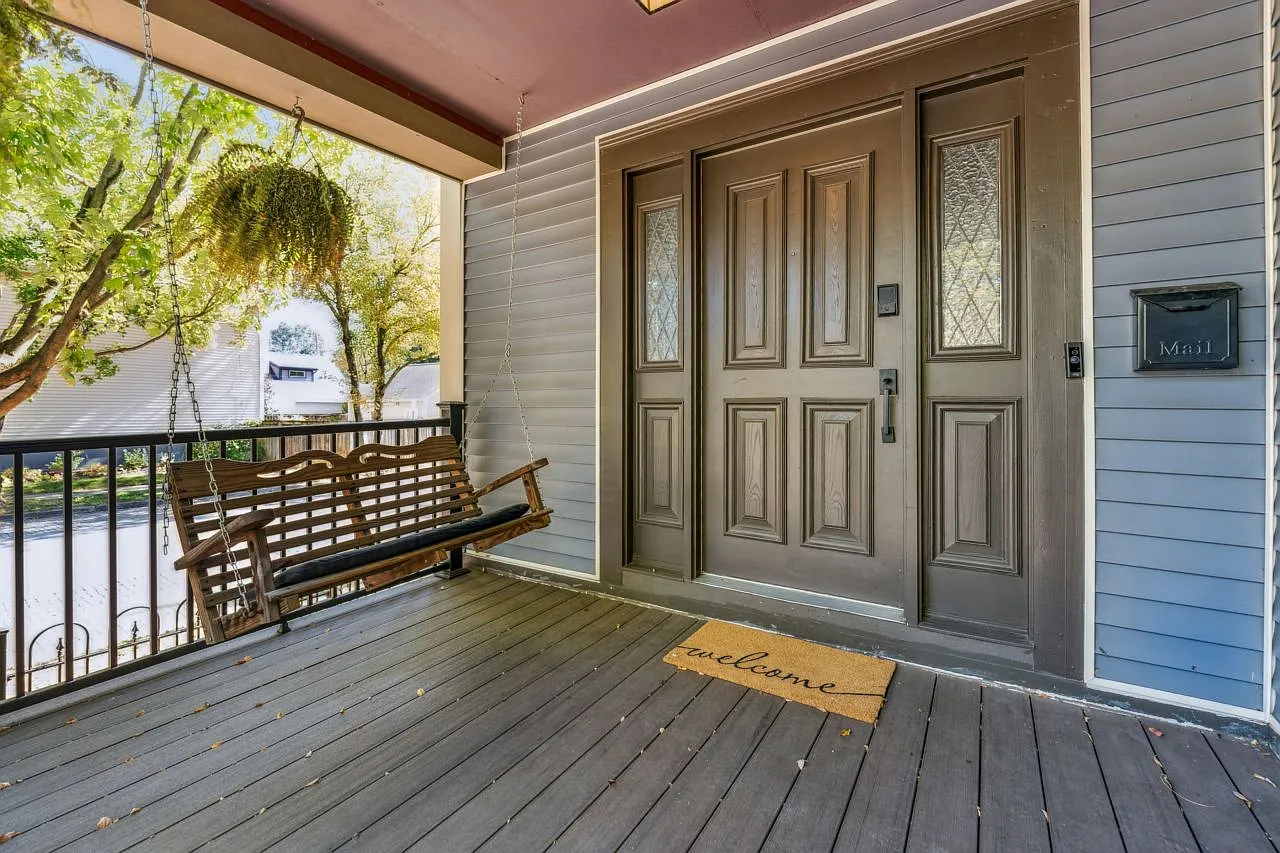 3 bed, 2.5 bath, 1940 sqft, $3,700 — Photo 2