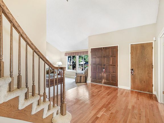 4th image of 16711 Willow Creek Dr