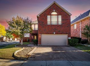8216 Dogwood Ln, Irving, TX 75063