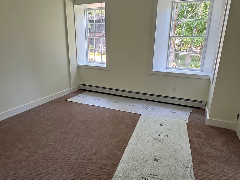 First Floor Bedroom (13 1/2 x 14)