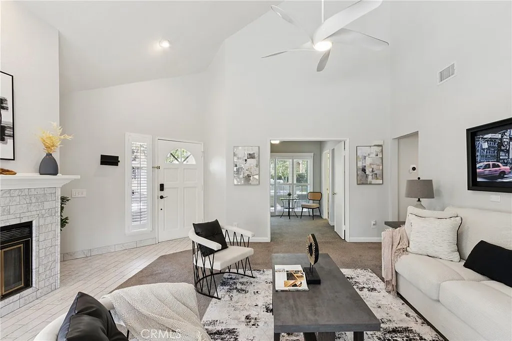 2 bed, 1154 sqft, $3,200 — Photo 1