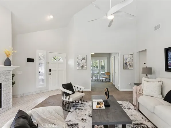 26107 McBean Pkwy, Valencia, CA 91355