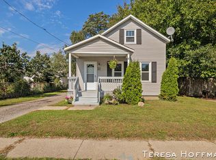 33 Clements St SE, Wyoming, MI 49548