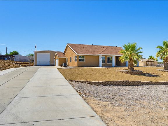 2nd image of 2271 E Flathead Road