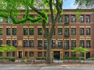 21 E Elm St APT 3D, Chicago, IL 60611