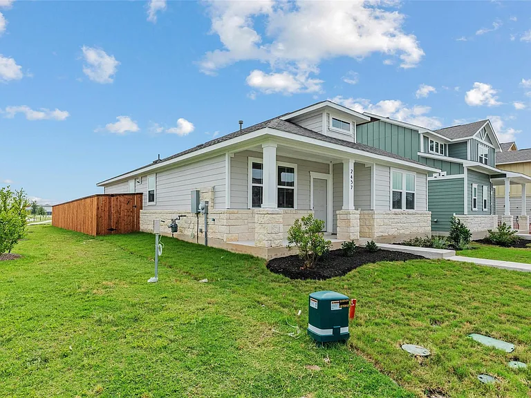 2457 Lucy Axel Ln — Photo 3