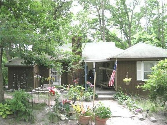 2nd image of 450 Salvia St