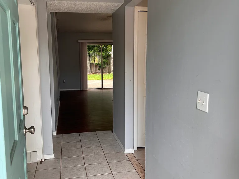 627 Aquatic Dr — Photo 3