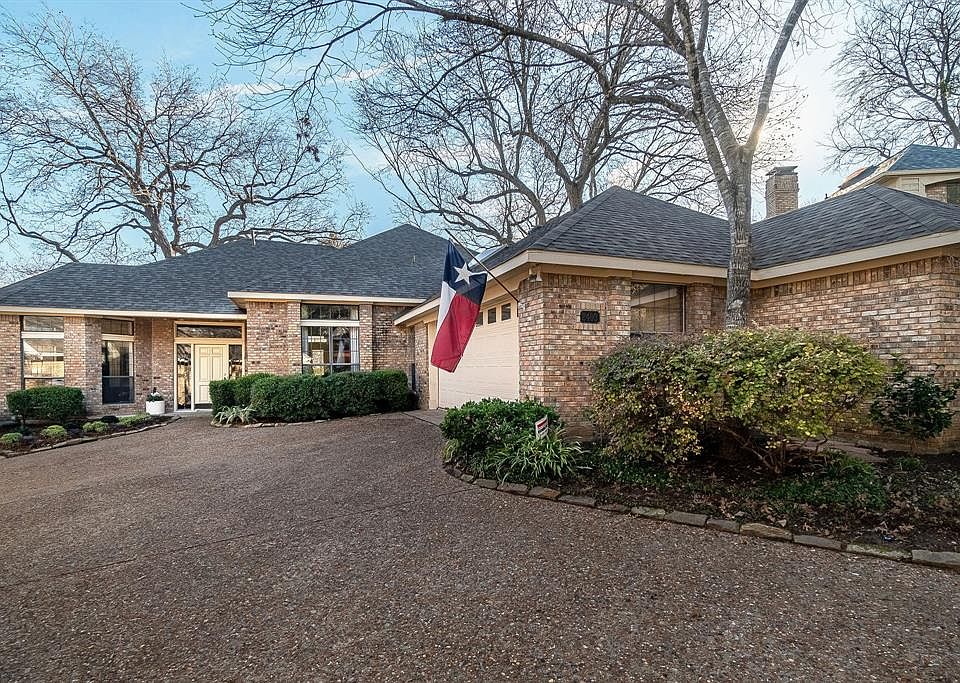 1st image of 2403 Forest Ct