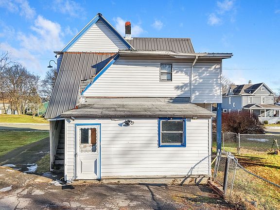 5th image of 17 Cadwell Ave