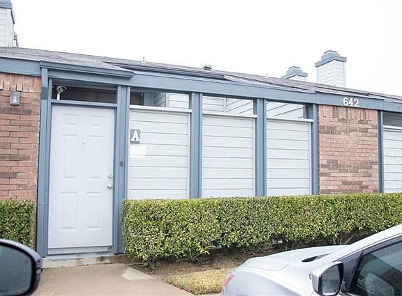 3rd image of 642 Bellaire Dr APT A