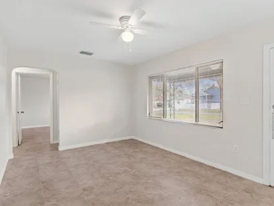 1st image of 518 Druid St
