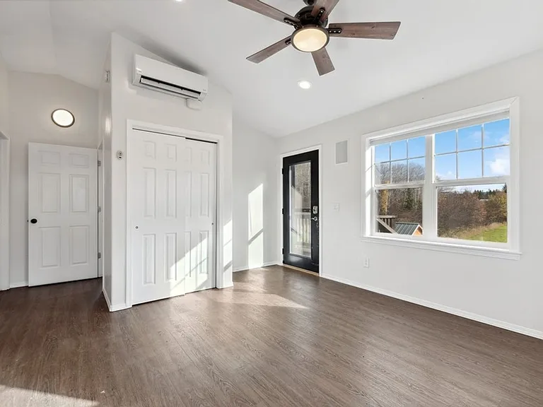 265B Texas Ave — Photo 6