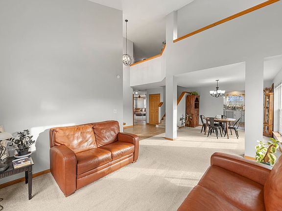 5th image of 10755 Great Plaines Dr