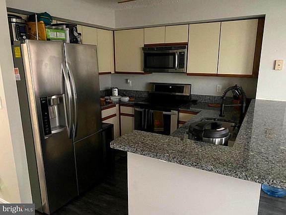 3rd image of 6009 Curtier Dr Unit E