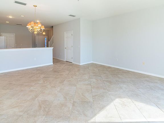 4th image of 1200 Oxford Ln