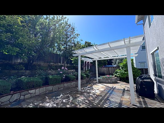 3rd image of 1121 Arrowfield Way