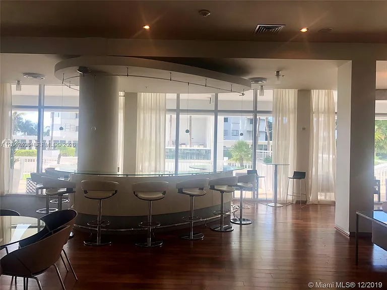 10275 Collins Ave #230 — Photo 5