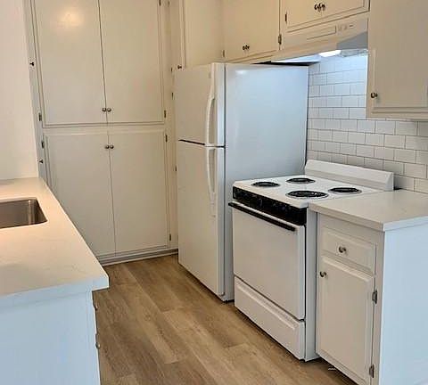 5th image of 1226 E 2nd St #6-1226-06