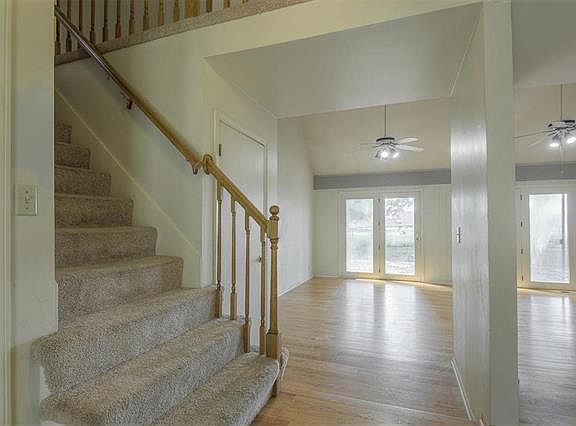 3rd image of 11113 W 99th Pl