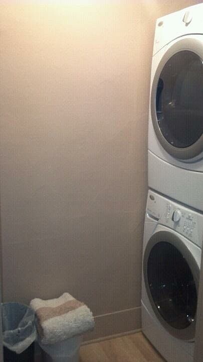 Stackable washer/dryer