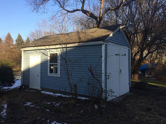 detached garage