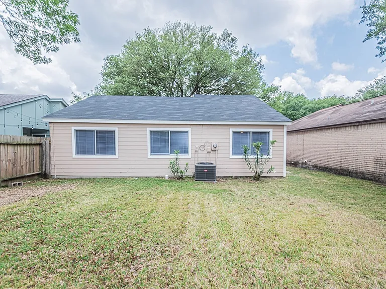 7522 Pepperbrook Dr — Photo 16
