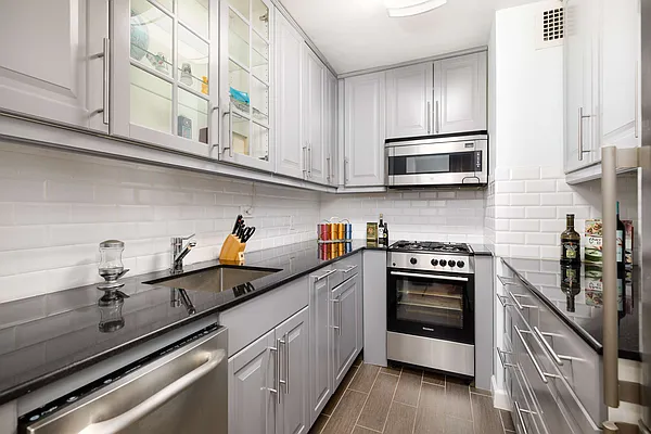 Sold by Compass | media 4