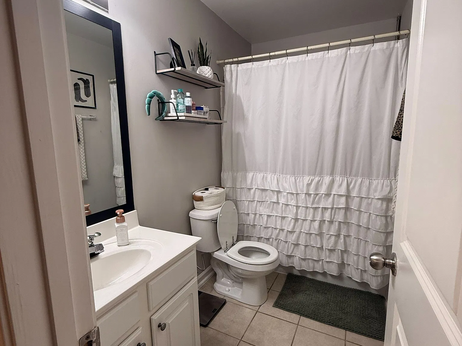 2 bed, 1168 sqft, $1,600 — Photo 2
