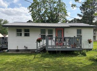 631 E Castleberry St, Piggott, AR 72454
