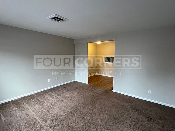 4th image of 2305 Vanstory St #D