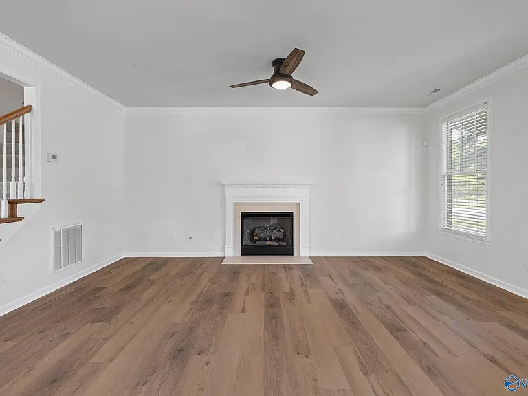 307 Acorn Grove Ln SW — Photo 4