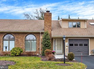 427 Deerfield Dr, Hanover, PA 17331