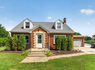 606 E Decorah ROAD, West Bend, WI 53095