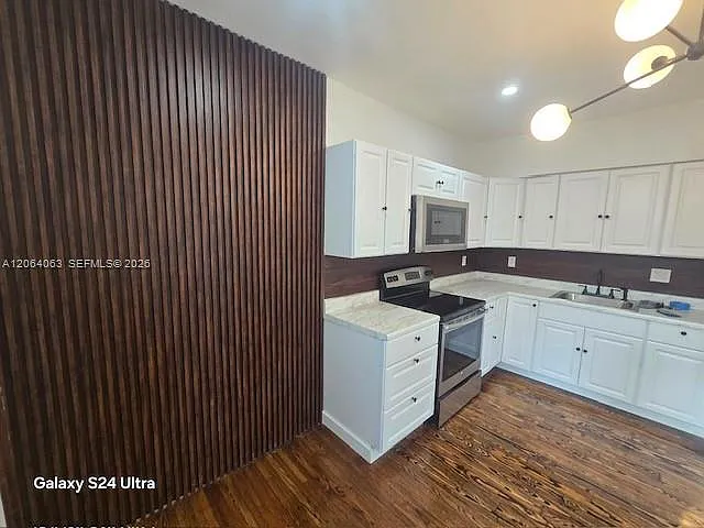 1071 NE 160th Ter — Photo 2