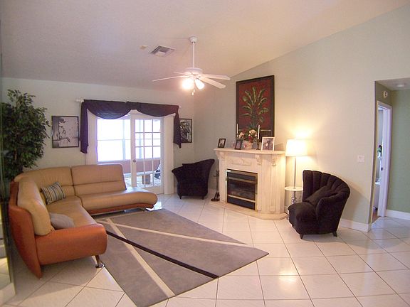 5th image of 1867 Terrace Dr E