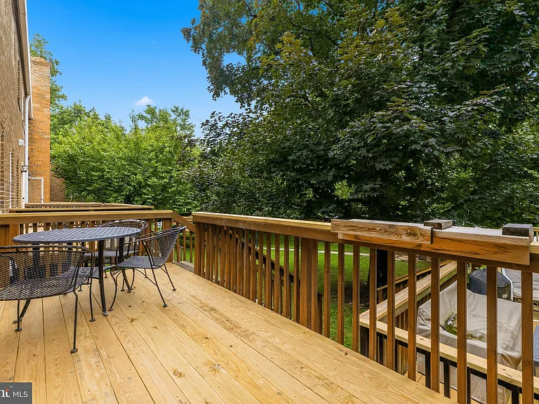 4880 Chevy Chase Dr #133 — Photo 28