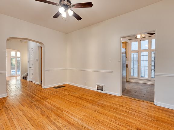 3rd image of 362 N Detroit St #362