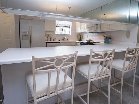 185 Grand Island Blvd-6