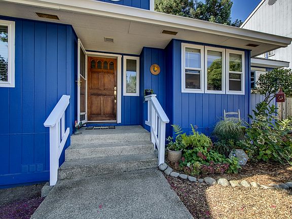 2nd image of 8022 Eastcliff Dr