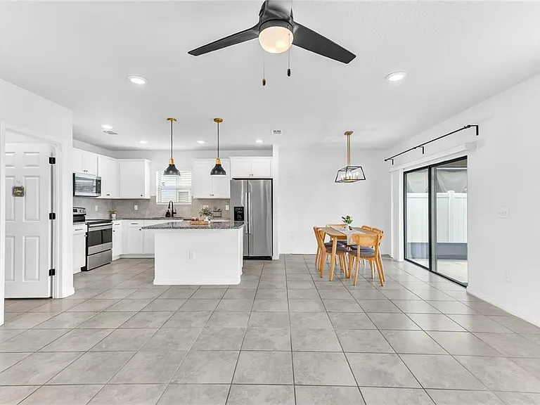 747 Citrus Isle Dr — Photo 15