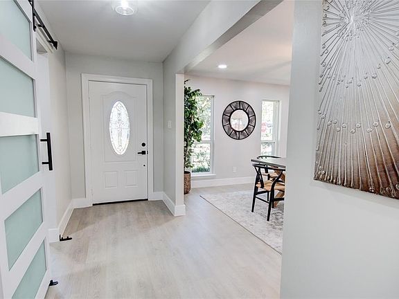 3rd image of 9603 Braewick Dr