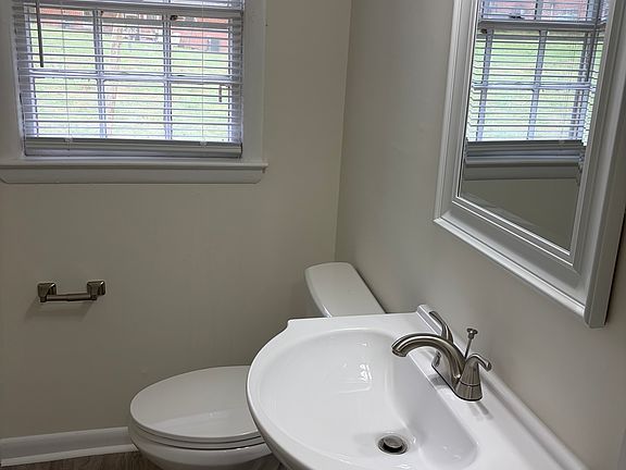 5th image of 2401 Grant Ave #2401
