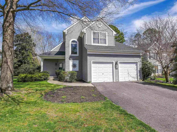 509 Country Club Dr, Egg Harbor, NJ 08215