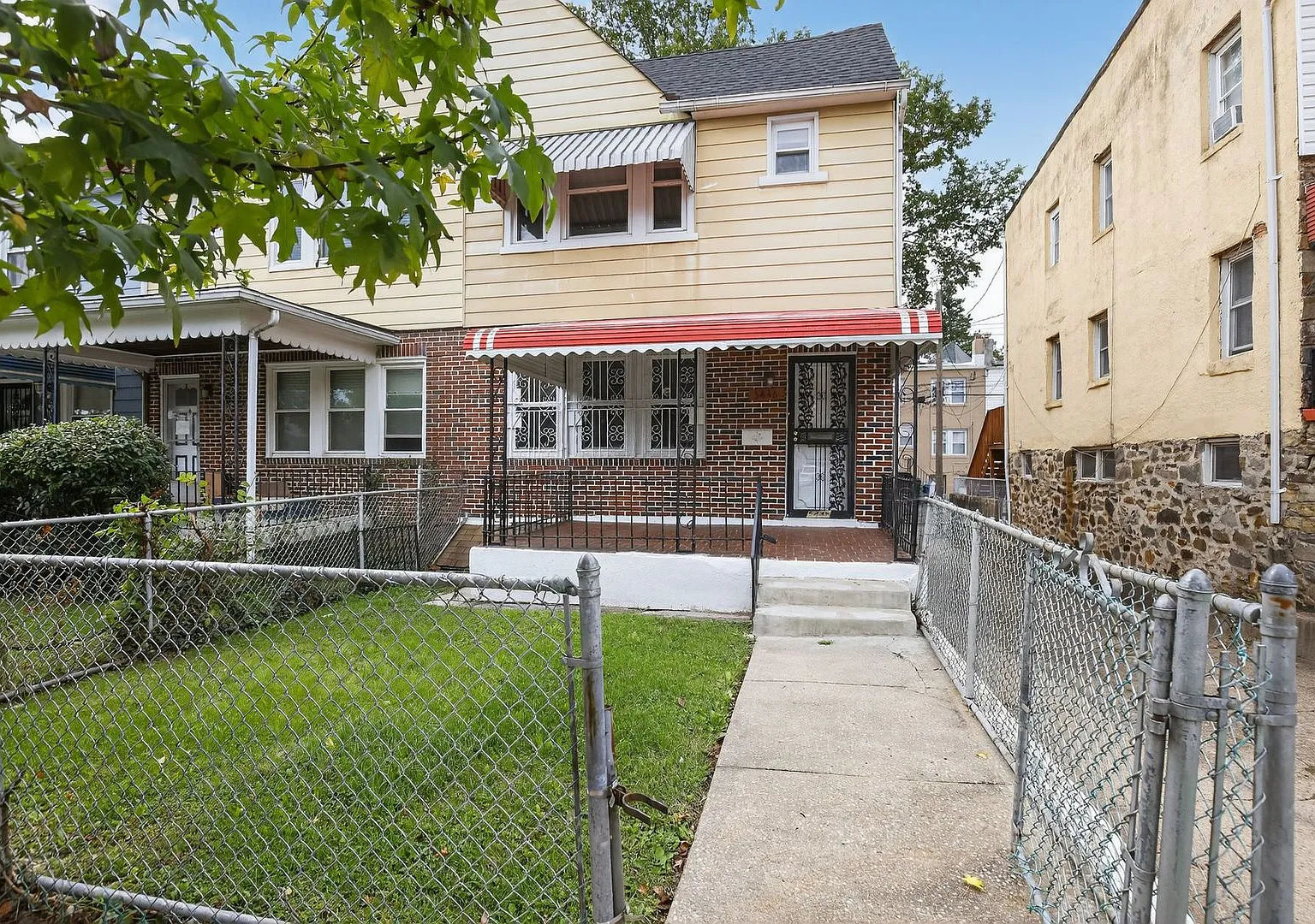 3 bed 2 bath in Baltimore, MD — Photo 2